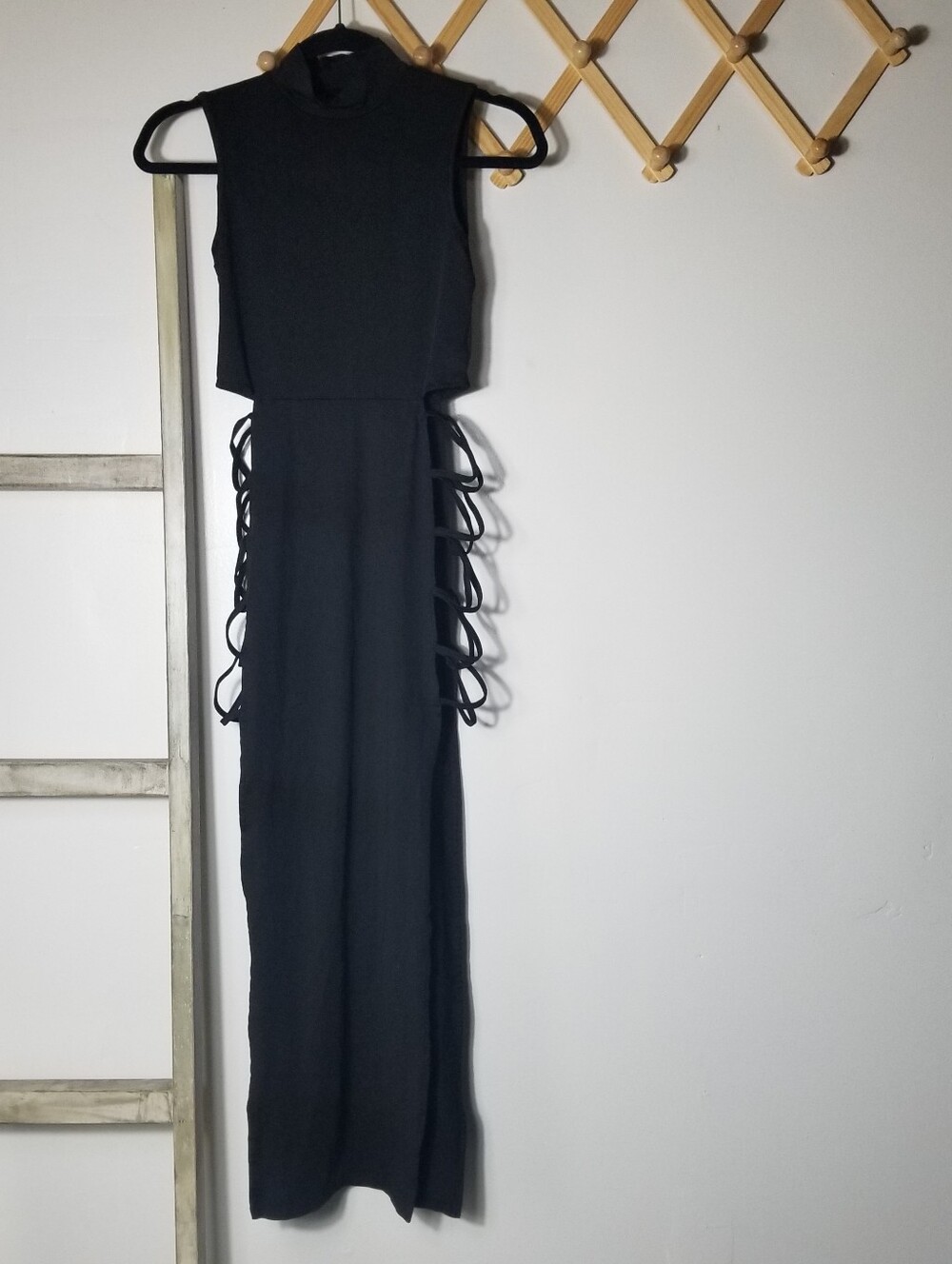 WOMEN'S BLACK OPEN SIDE SLEEVELESS DRESS SIZE SMALL